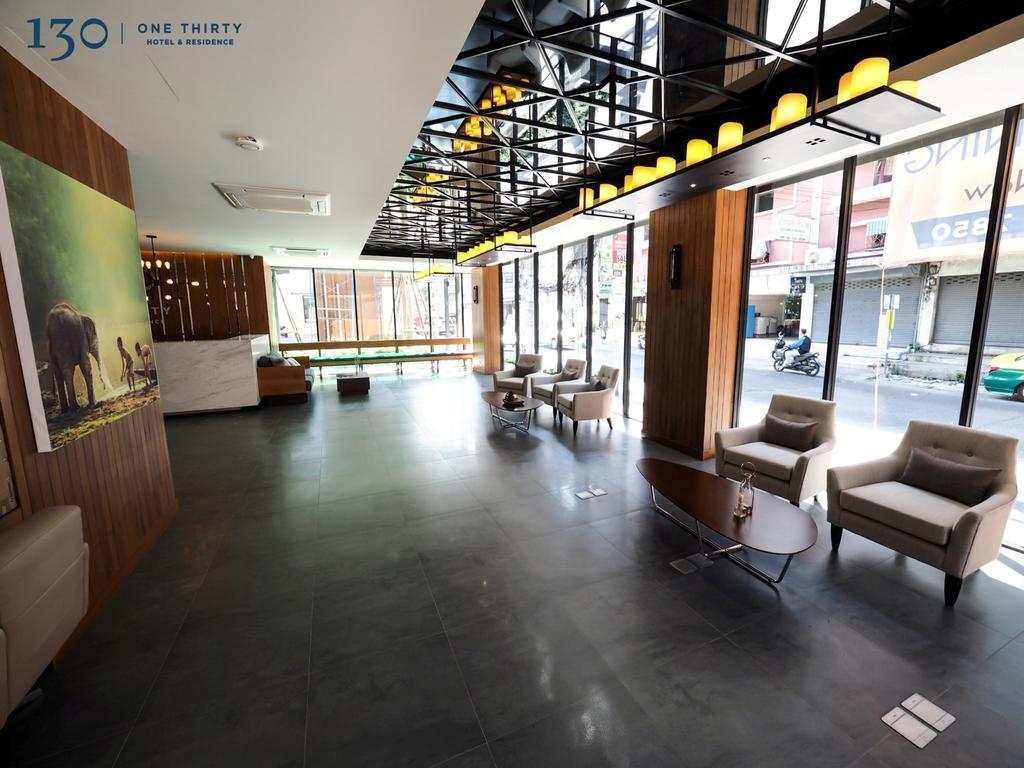 130 Hotel & Residence Банкок Екстериор снимка
