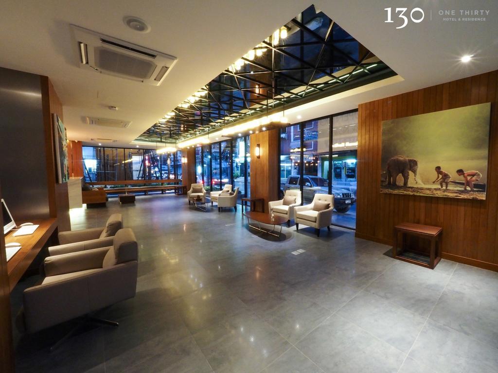 130 Hotel & Residence Банкок Екстериор снимка