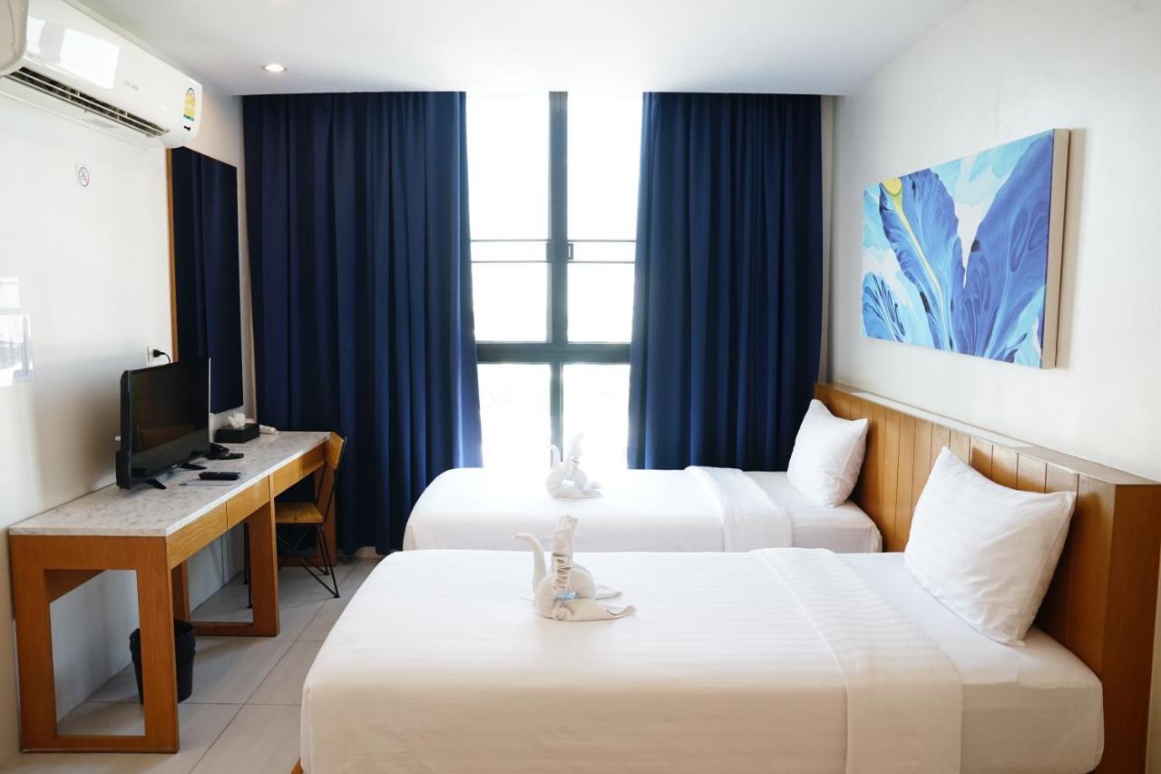 130 Hotel & Residence Банкок Екстериор снимка